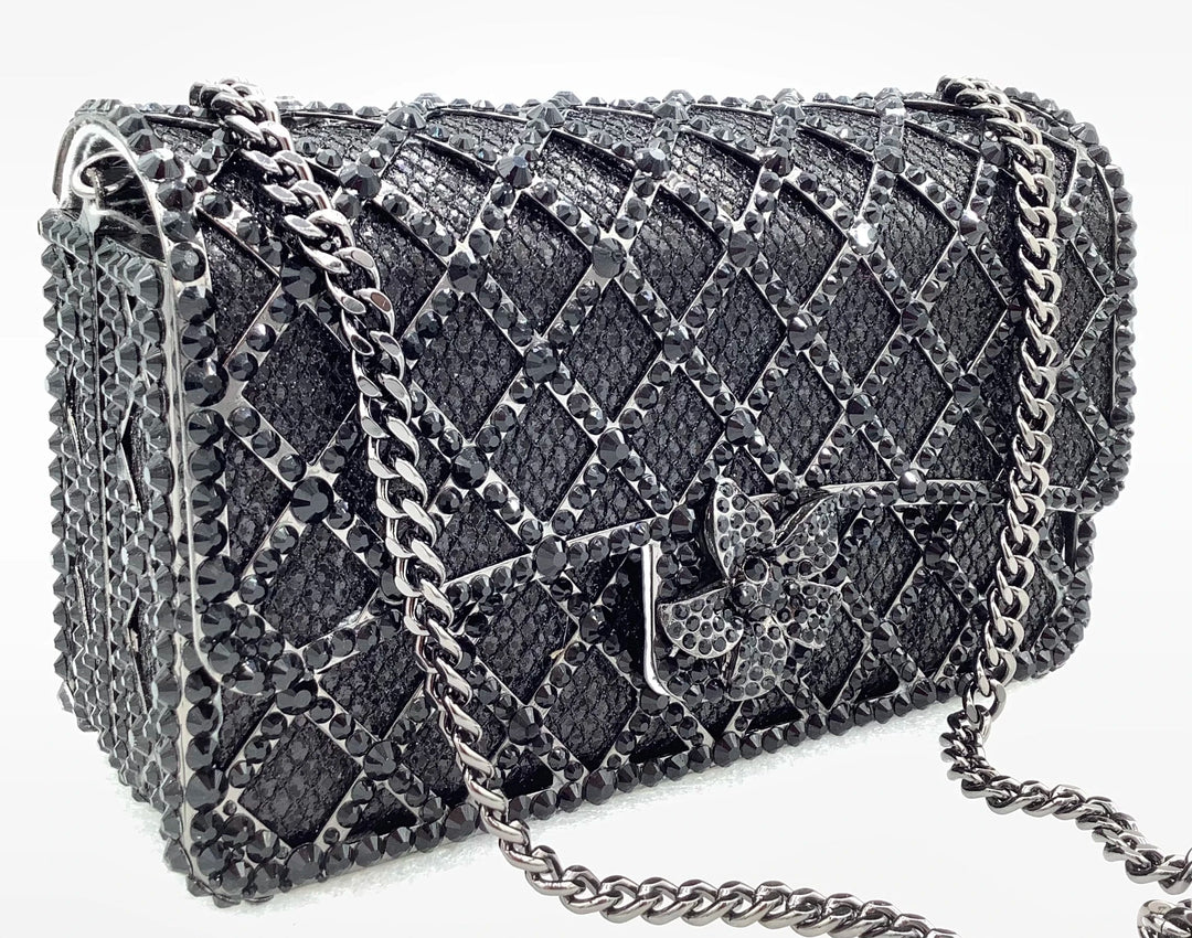 Sequin bag with diamond pattern and flower decoration