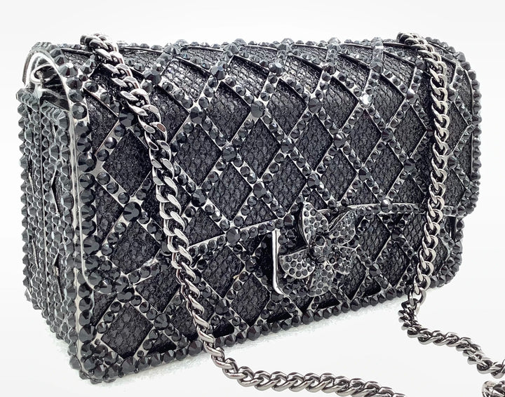 Sequin bag with diamond pattern and flower decoration