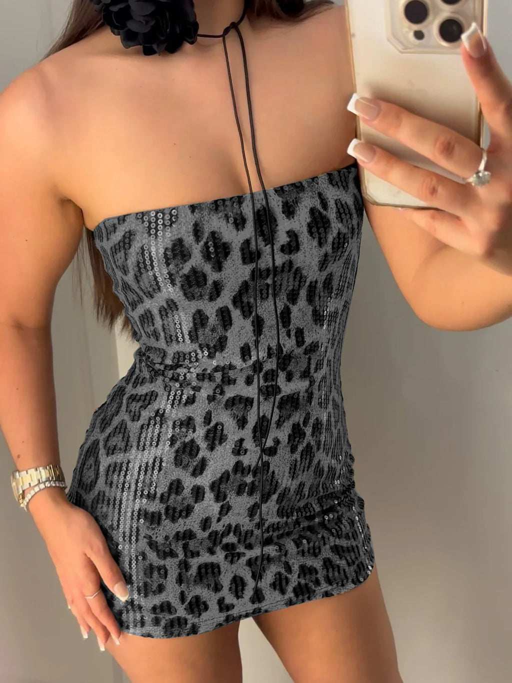 שמלת מיני סטרפלס פייטים מנומרת - Veronica