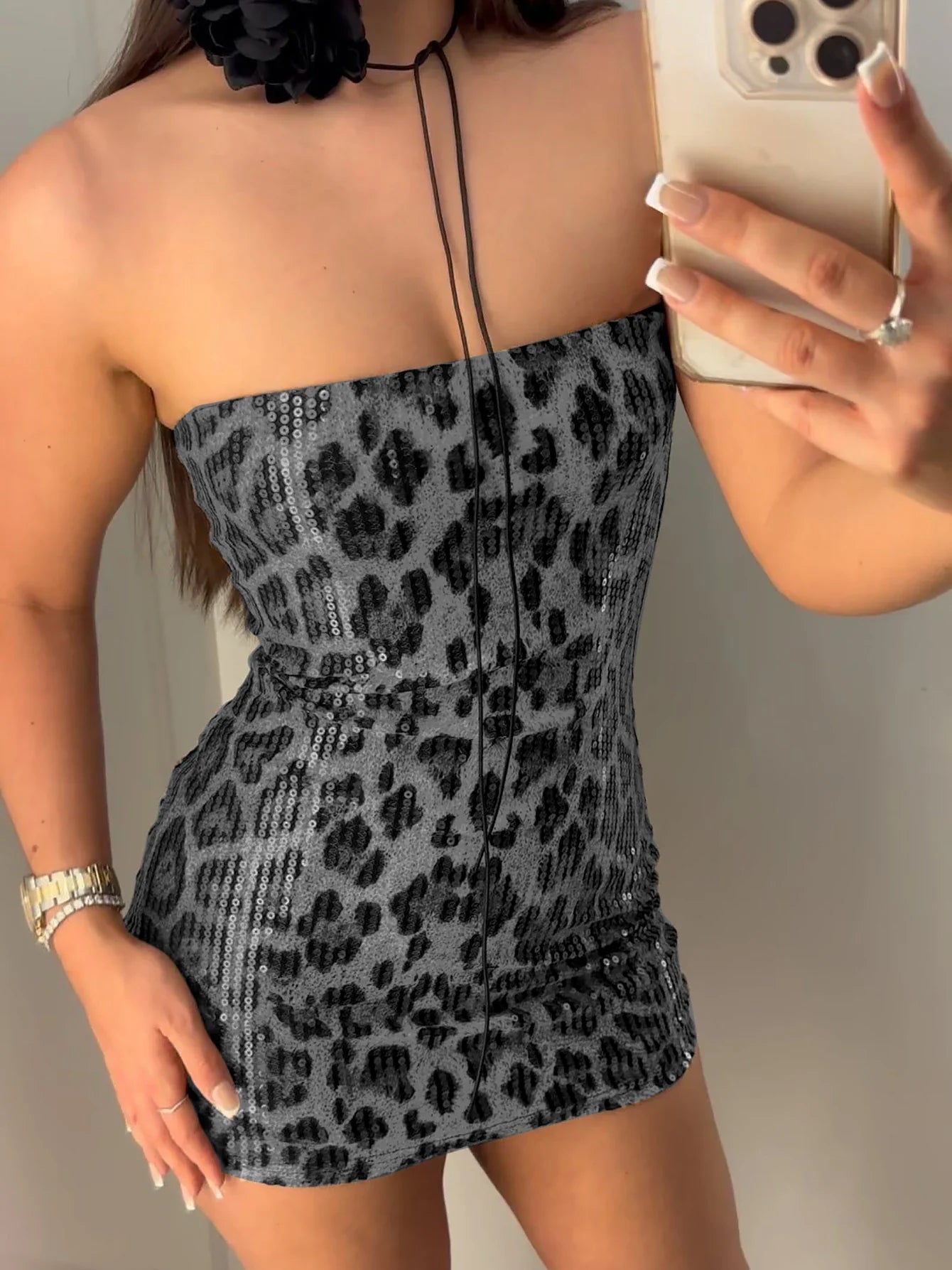 שמלת מיני סטרפלס פייטים מנומרת - Veronica