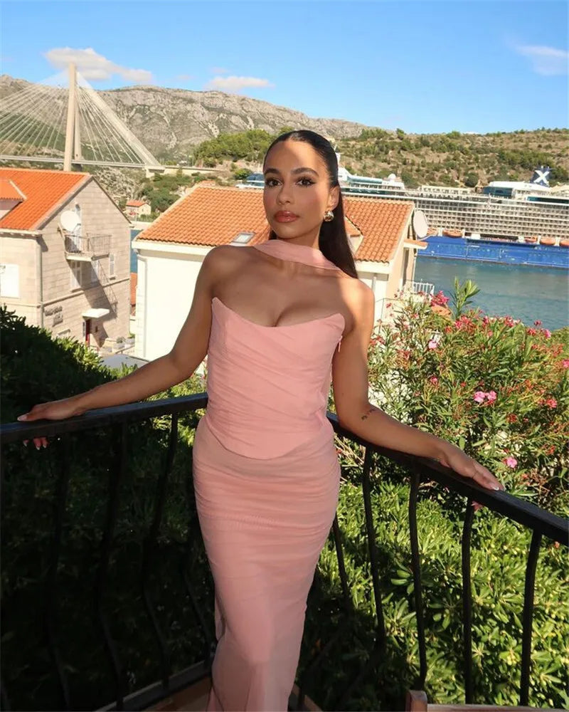 סט שני חלקים טופ סטרפלס וחצאית מקסי בעיטור צעיף תואם - פרנסיה