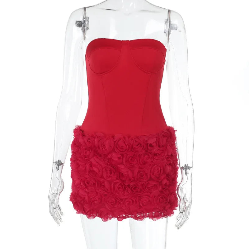 שמלת מיני סטרפלס בעיצוב מחוך וחצאית פרחים 3D - Loretta