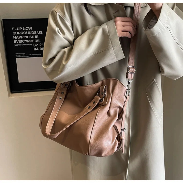 Retro design faux leather bag