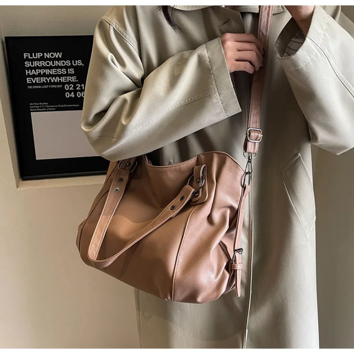 Retro design faux leather bag