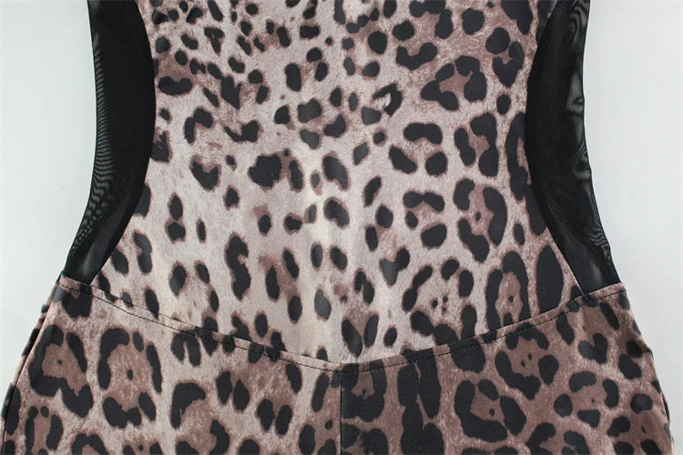 אוברול מנומר צמוד בעיצוב רשת בצדי המותן - Alexis