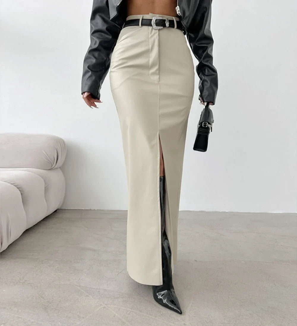 חצאית מקסי דמוי עור בעיצוב שסע - MAGEN