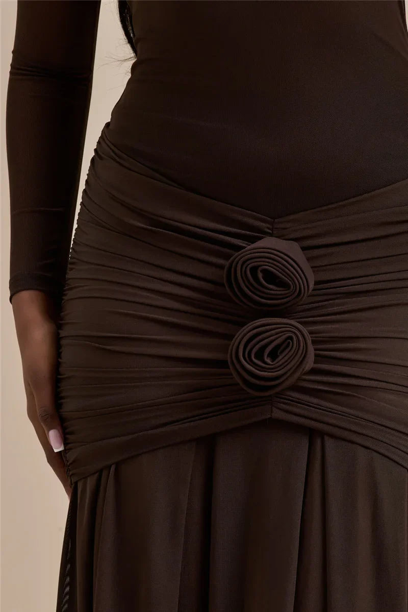 שמלת מקסי כתפיים חשופות בעיצוב כיווצים בעיטור אפליקציות פרחים - אנג'ליקה