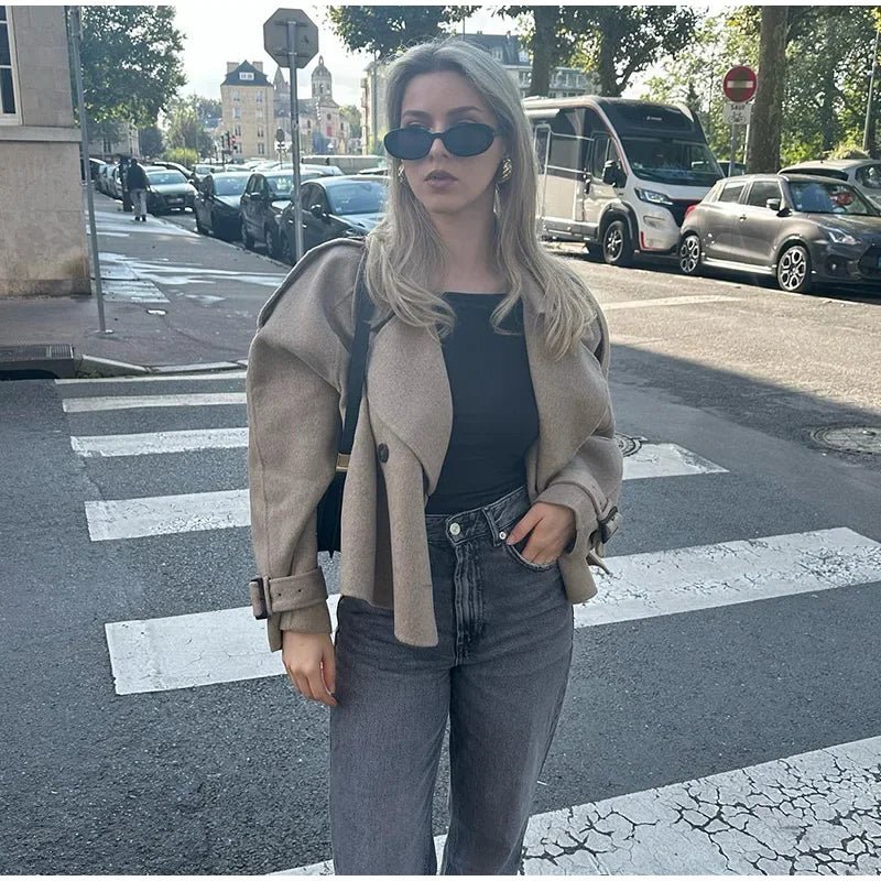 ג'קט צמר קצר בעיטור כפתורים - ג'יימס