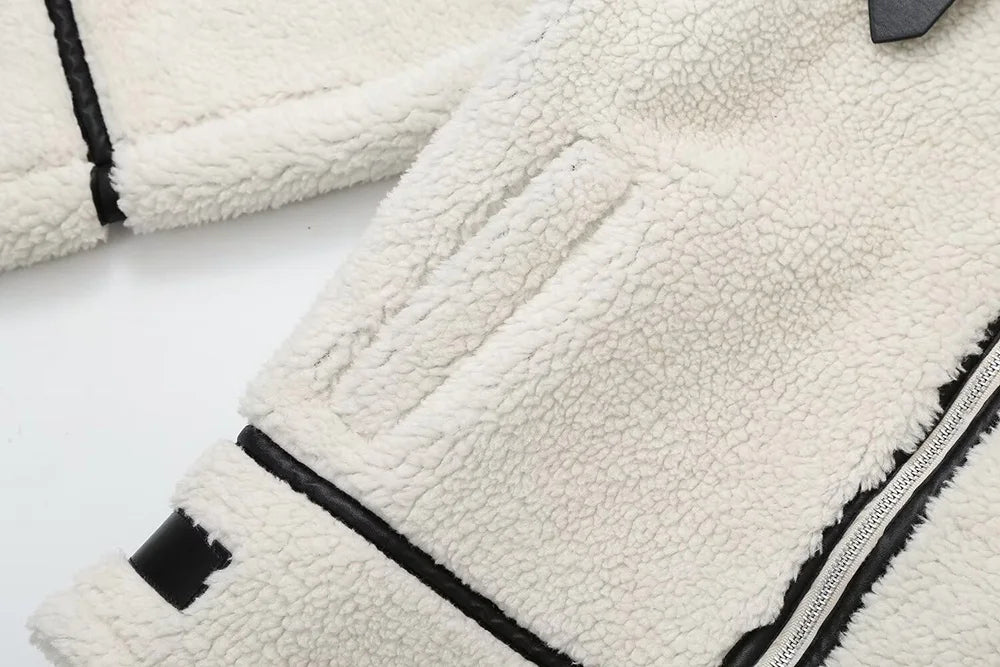 מעיל צמר בעיצוב פסי עור - רושל