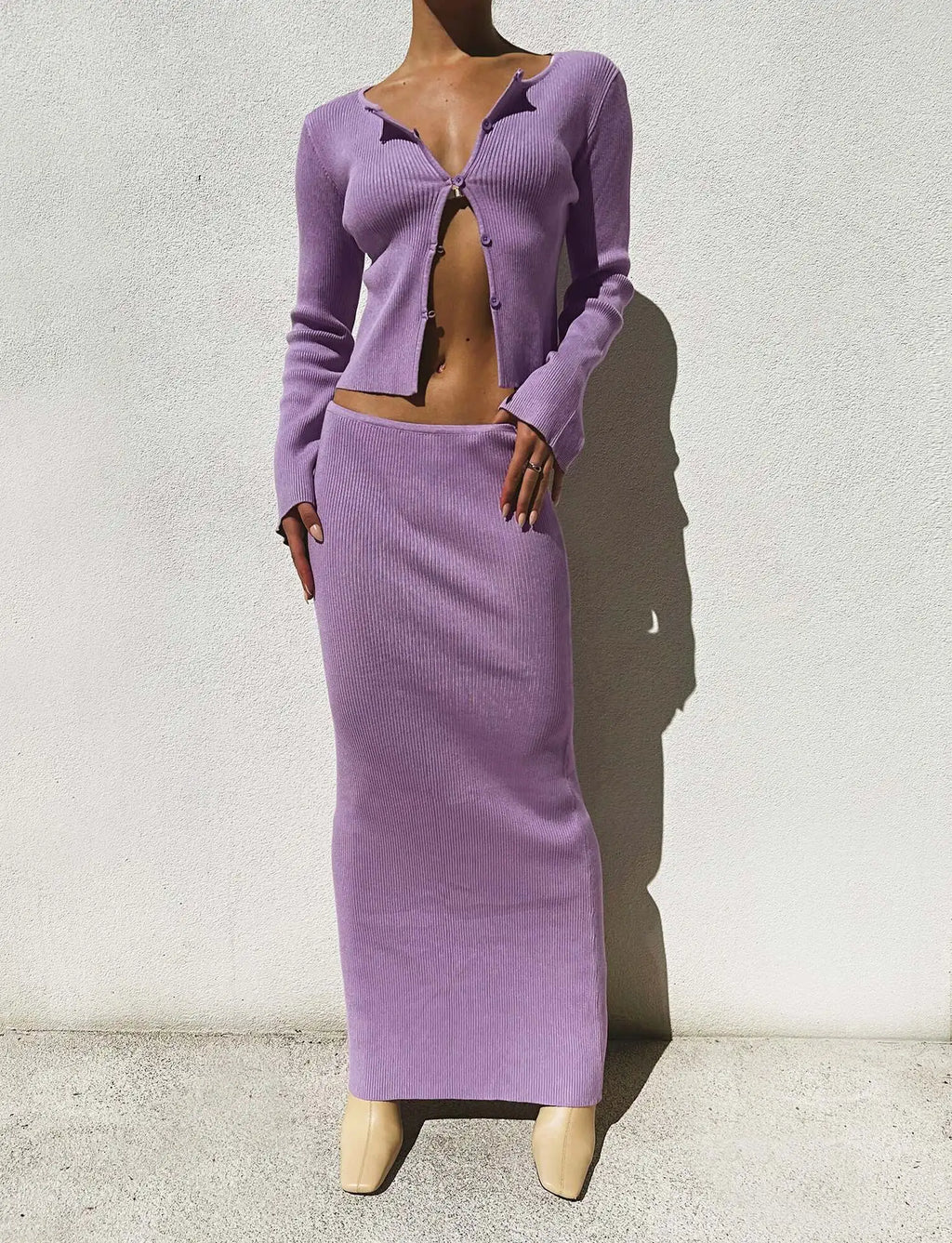 סט שני חלקים סרוג חצאית מקסי וחולצת כפתורים - כליל