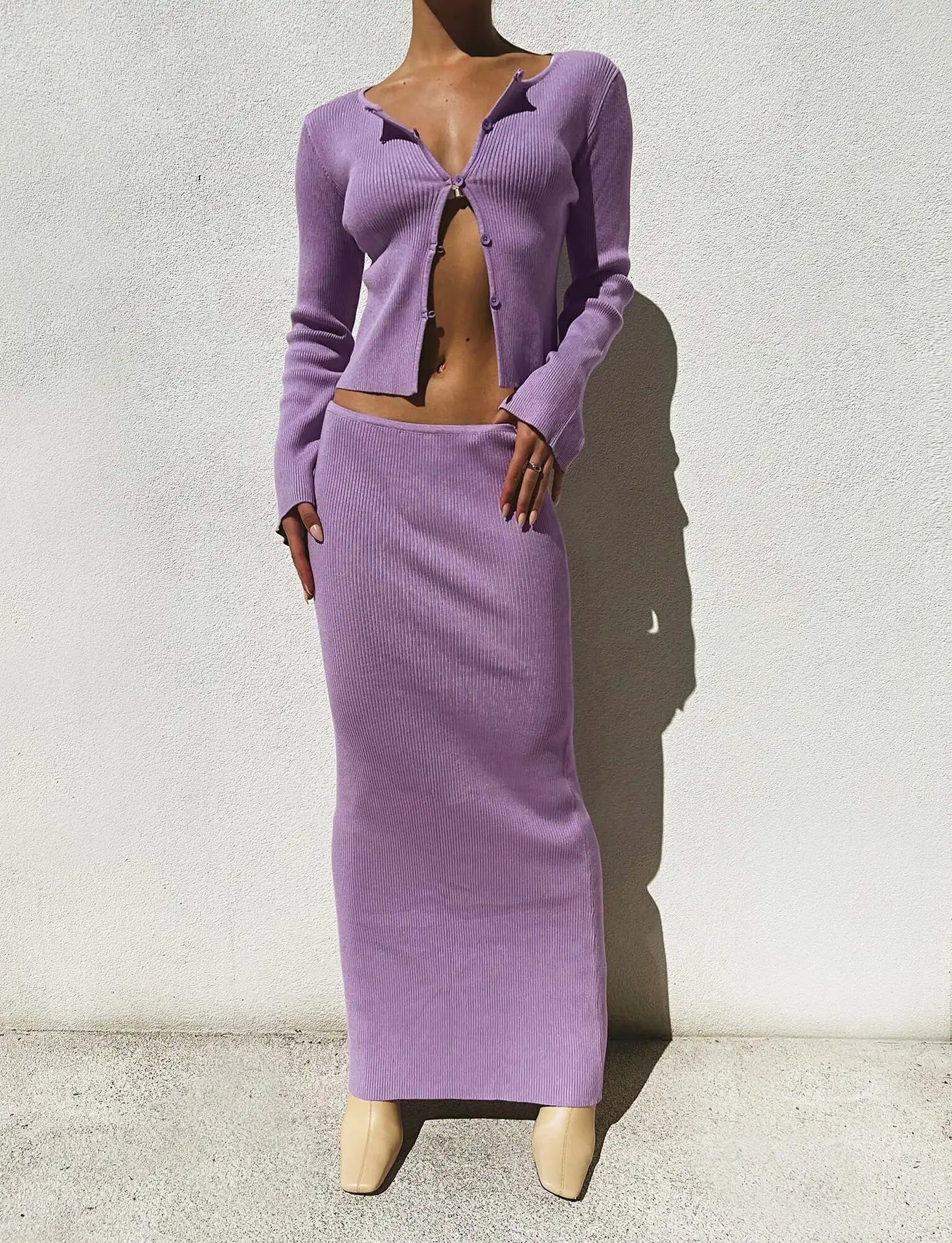 סט שני חלקים סרוג חצאית מקסי וחולצת כפתורים - כליל