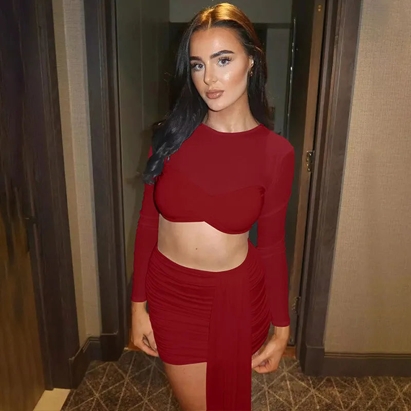 סט שני חלקים חצאית מיני כיווצים בעיטור שובל וחולצת רשת בעיצוב כיווצים - בריטני