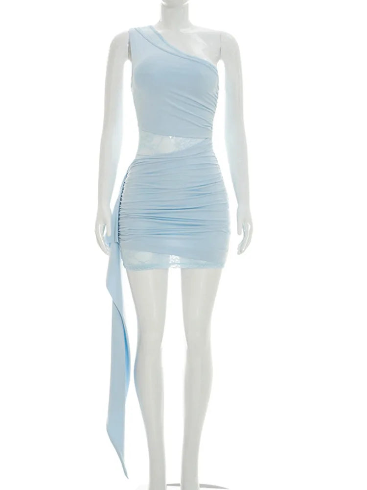 One-shoulder mini dress with lace and a train - Nani
