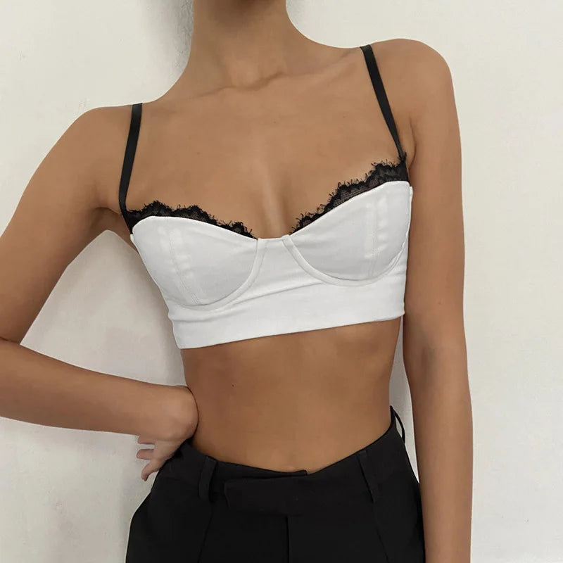 טופ צמוד בעיטור תחרה - מורין