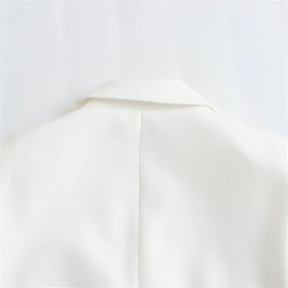 שמלת מיני מחויטת בעיצוב פתחים וחגורה בגב - דבי