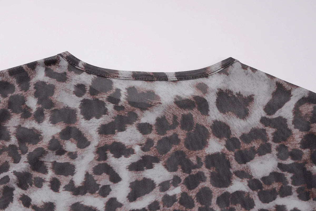 שמלת מיני שיפון מנומרת בעיצוב תחתית אטומה - LEO