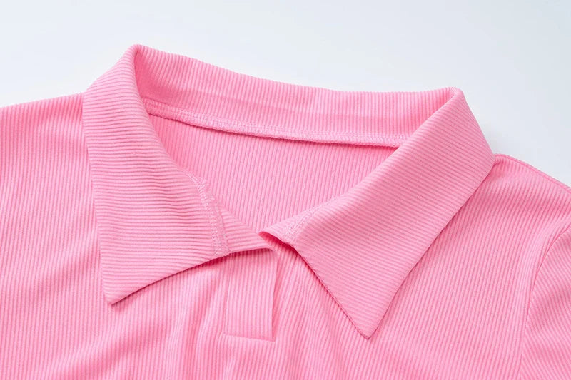 שמלת מיני סרוגה בגזרת A צווארון פולו - רג'ינה