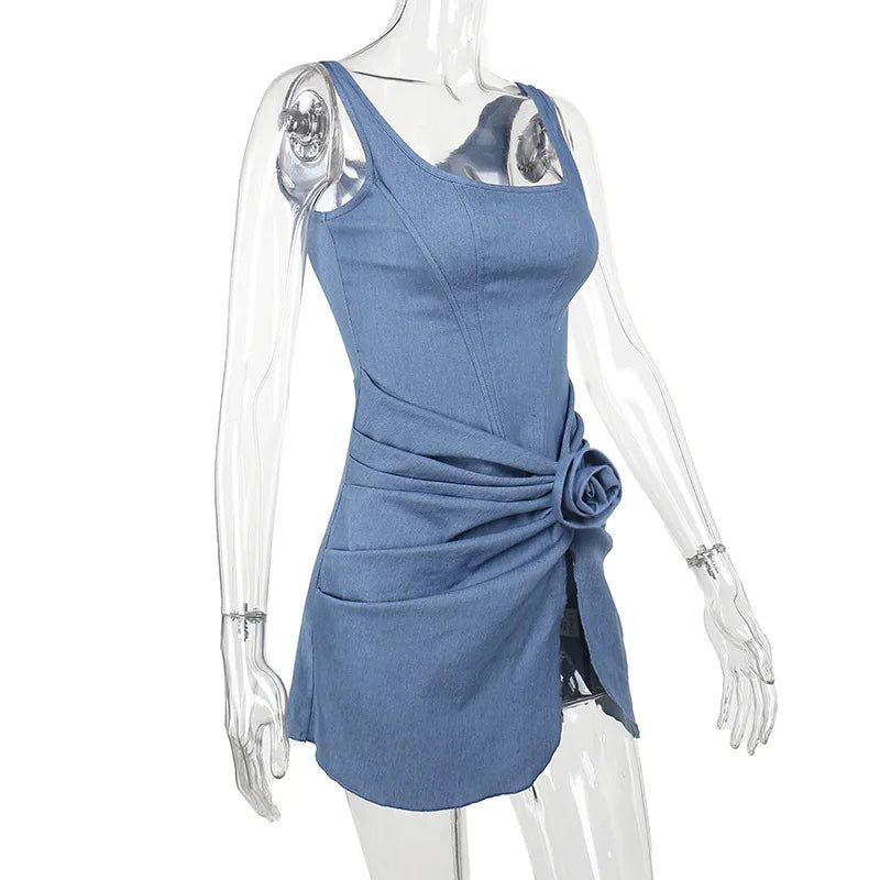 שמלת מיני ג'ינס בעיצוב מחוך בעיטור פרח - פריאל