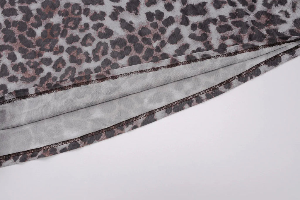 שמלת מיני שיפון מנומרת בעיצוב תחתית אטומה - LEO