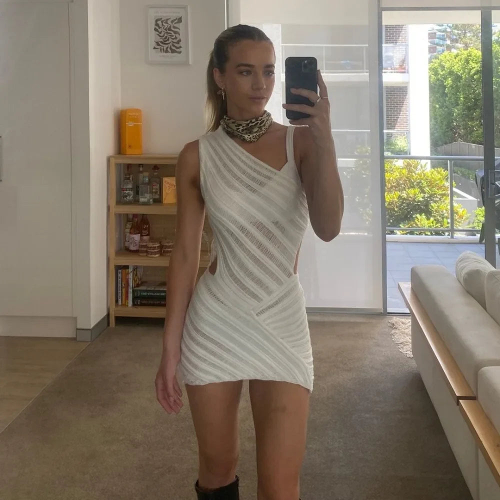 42898917556399|42898917589167|42898917621935