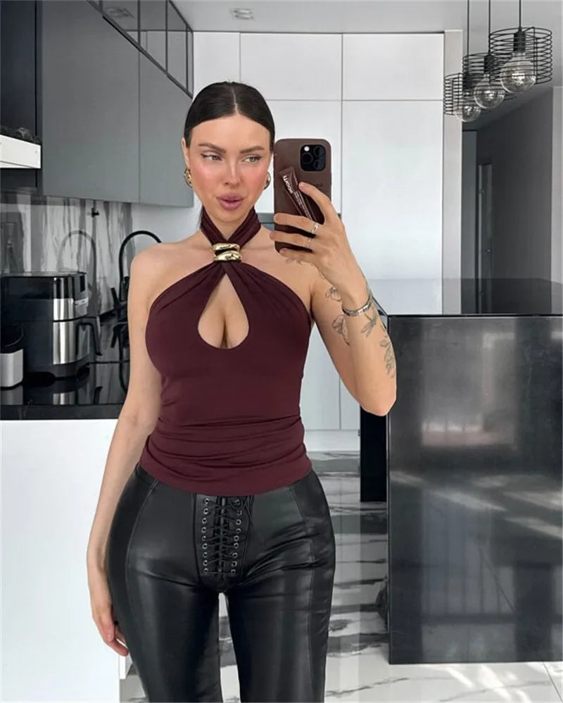 Collared top with a low neckline and open back with buckle decoration - Prince