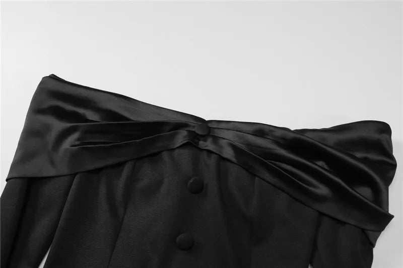 שמלת מיני בגזרת A כתפיים חשופות בעיטור כפתורים - מיליאן