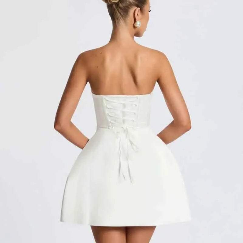 שמלת מיני סאטן בגזרת A בעיטור פפיון קשירה בגב להצמדה במותן - ליליה