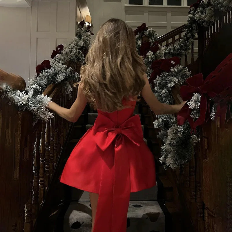 שמלת מיני סטרפלס סאטן בגזרת A בעיטור פפיון בגב - טאיסיה