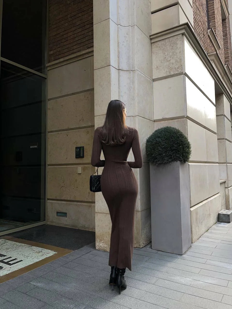 שמלת מקסי סרוגה צמודה צווארון חצי גולף - אנסטסיה