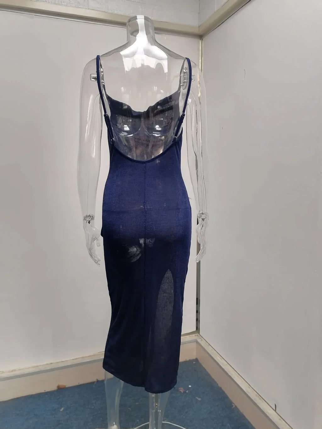 שמלת מידי קיצית סרוגה בעיטור שסע - סמייל