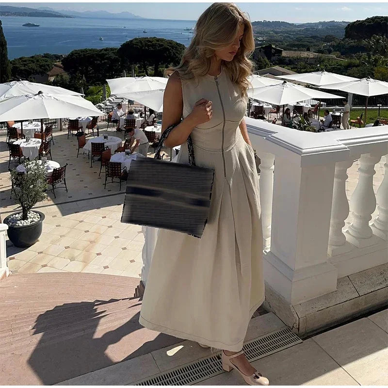 שמלת מקסי מחויטת בגזרת A סגירת רוכסן קדמי - Adriana