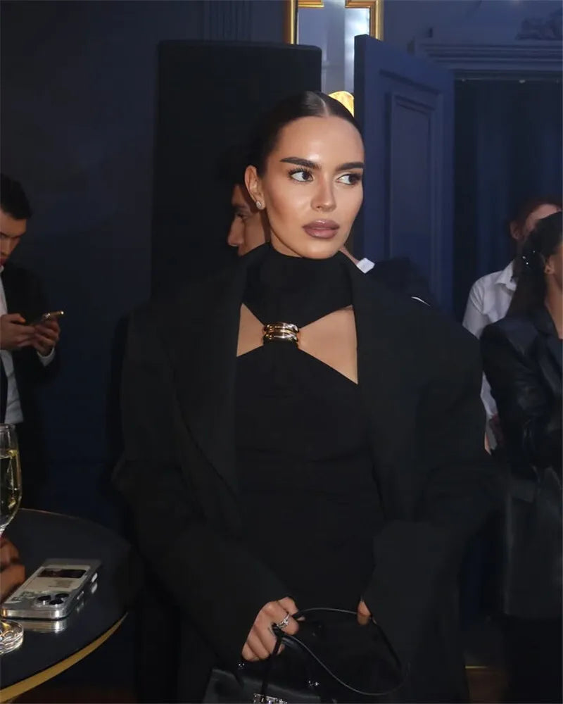 טופ גופייה בעיצוב גולף בעיטור אבזם - מויה