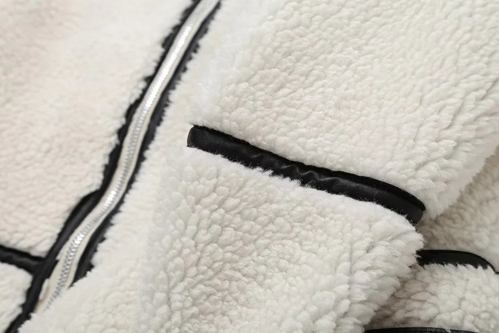 מעיל צמר בעיצוב פסי עור - רושל