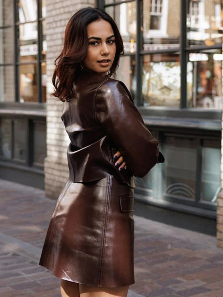 סט שני חלקים חצאית מיני ובלייזר עור - בלייק