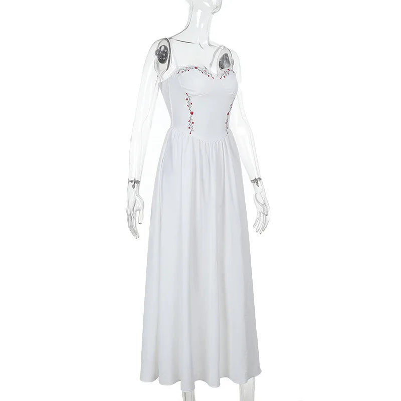 שמלת מקסי בעיצוב כפרי בעיטור רקמת פרחים - בלנקה