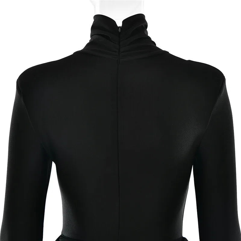 שמלת מיני צווארון גולף בעיצוב חלק תחתון שיפון כיווצים בגזרת קרוס בעיטור שובלי שיפון - מרינה