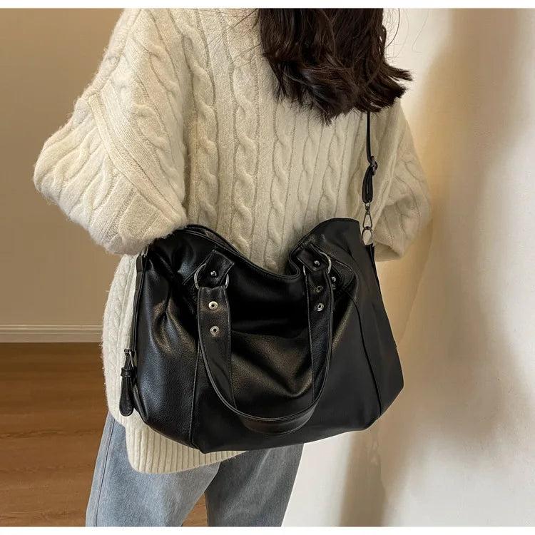 Retro design faux leather bag