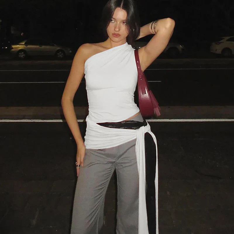 טופ גופיה בעיצוב אסימטרי בעיטור קשירה - ניקס