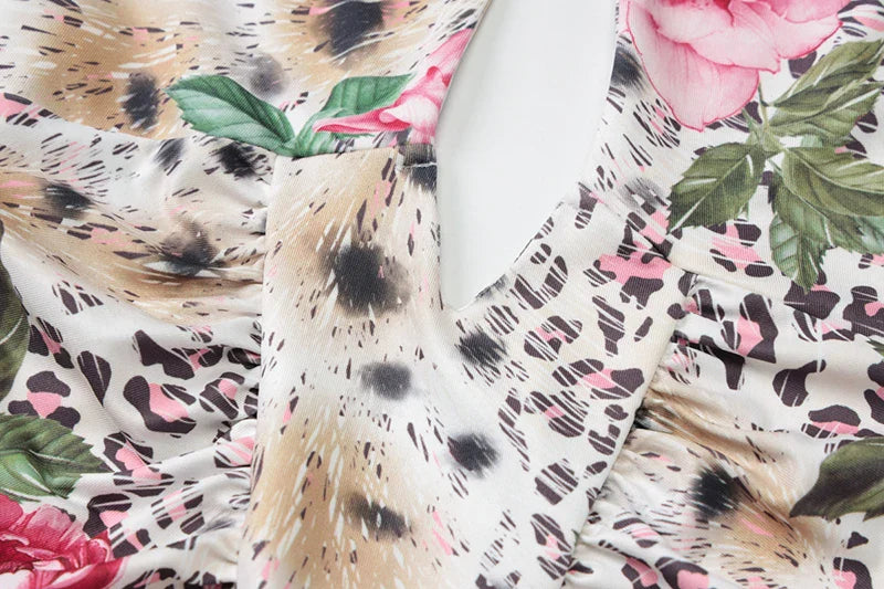 שמלת מיני קולר בהדפס מנומר בעיטור פרחים גב פתוח - צ'ילי