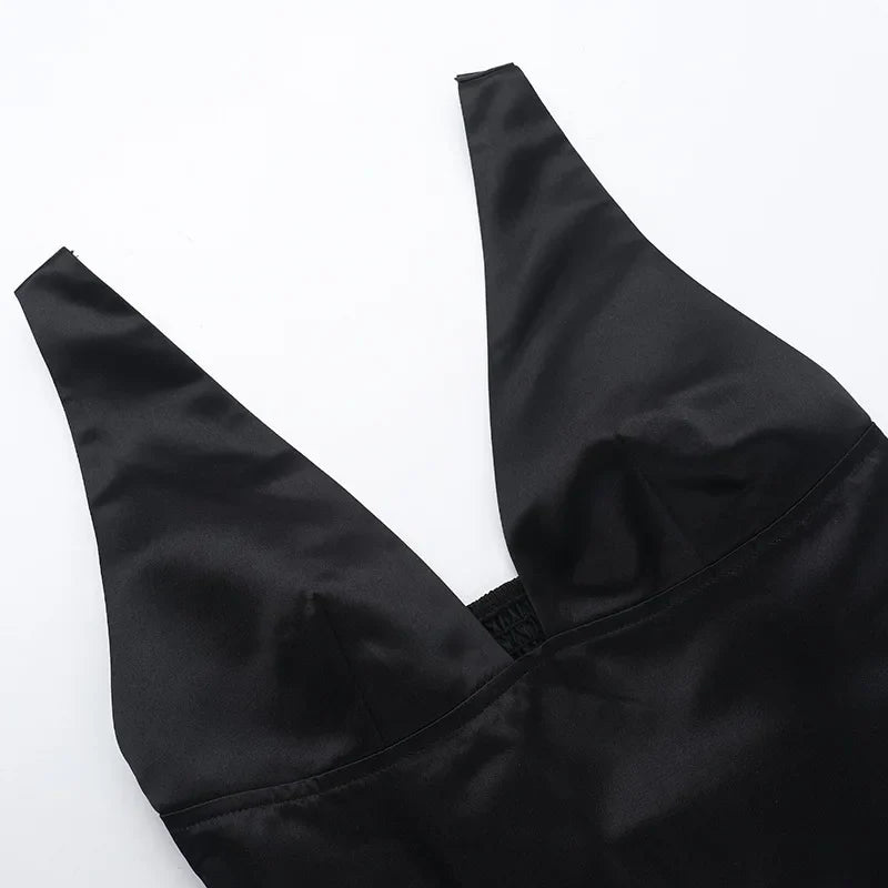 שמלת מיני סאטן צמודה במותן בגזרת A - Dulce