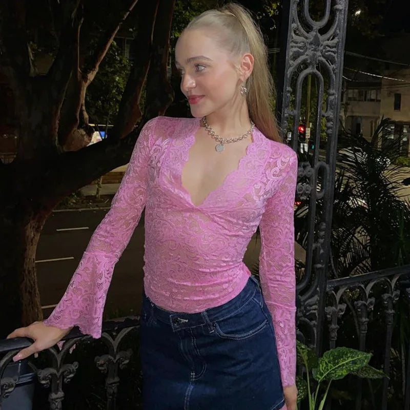 חולצת תחרה צווארון V - סוניה