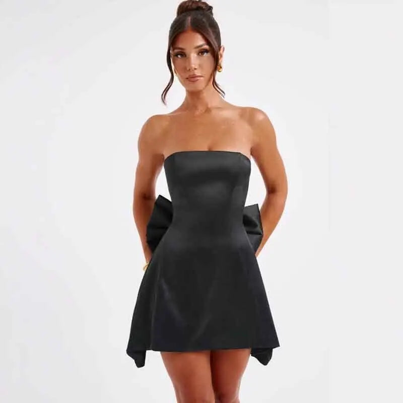 שמלת מיני סטרפלס סאטן בגזרת A בעיטור פפיון בעיצוב אסימטרי - Roselyn