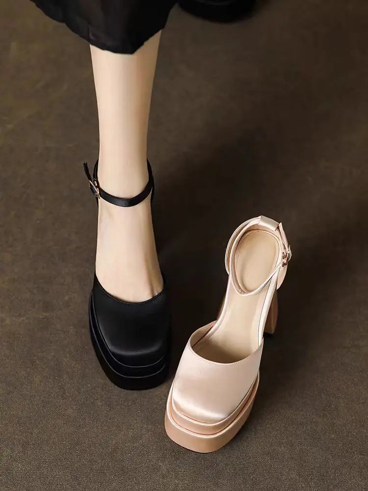 נעלי עקב סגורות בד משי - סאן