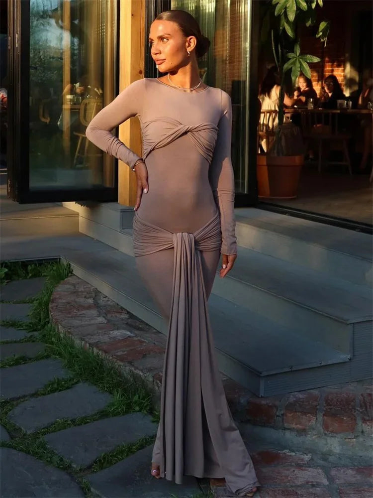 שמלת מקסי צנועה בעיצוב כיווצים וקשירה - נאהב