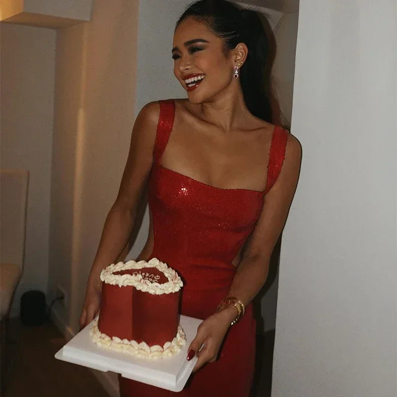 שמלת מקסי פייטים בעיצוב גב ומותן פתוח - Catalina