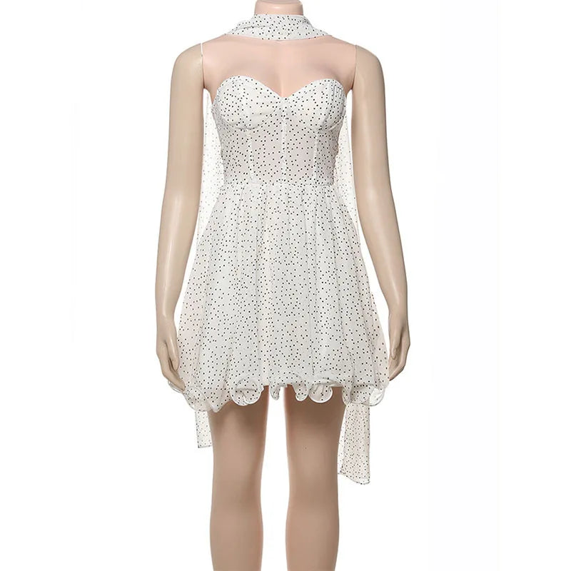 שמלת מיני סטרפלס מלמלה בעיצוב מחוך בעיטור נקודות וצעיף תואם - מיליה