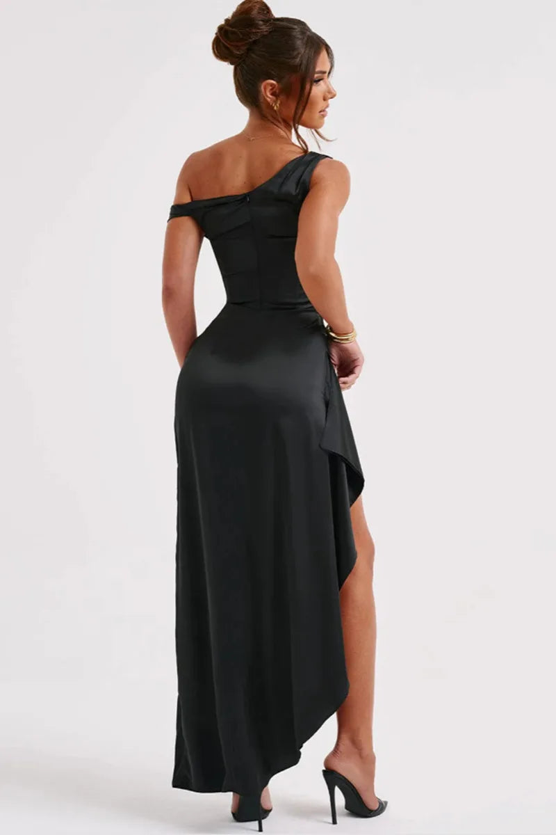 שמלת מקסי סאטן בעיצוב שסע וכתף חשופה - אמיליאנה