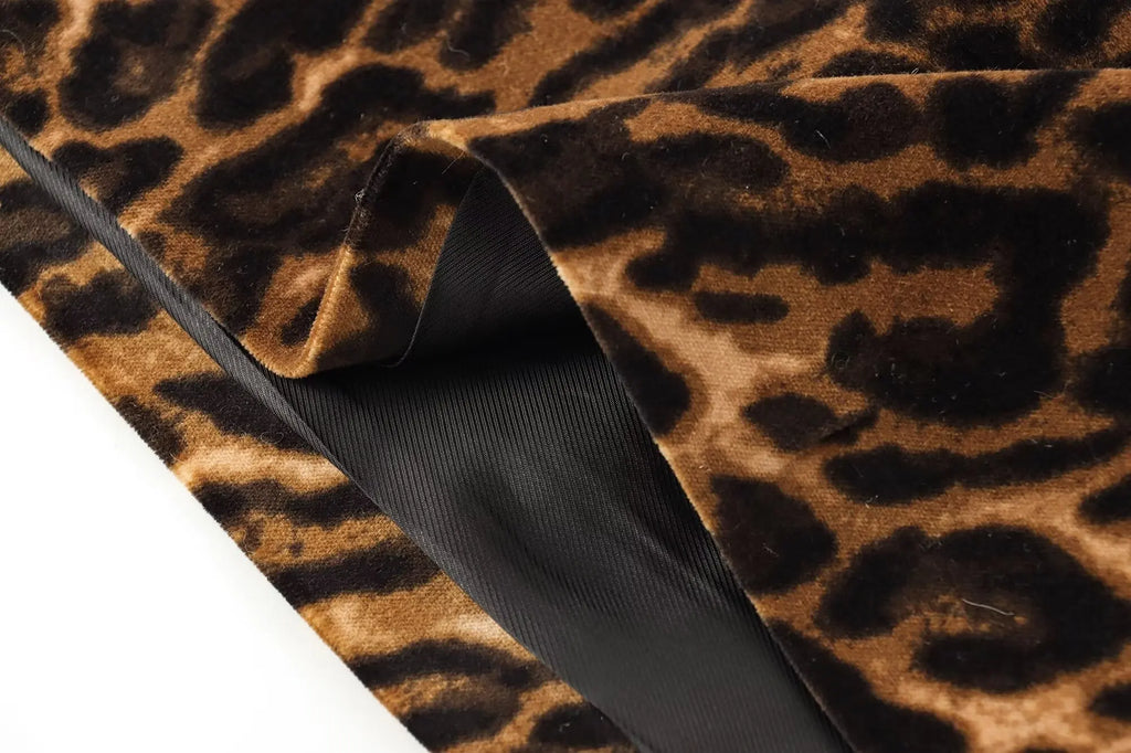 חליפת שני חלקים מחויטת מנומרת חצאית מיני ובלייזר - TAY