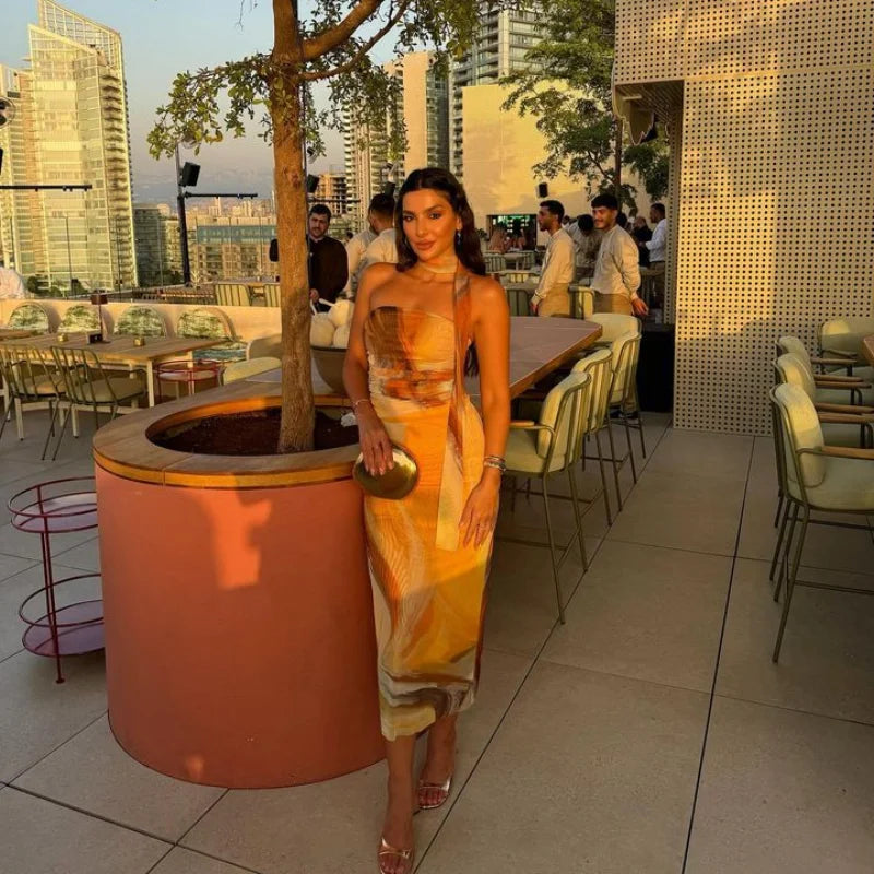 סט שיפון שני חלקים טופ סטרפלס וחצאית מידי בעיטור צעיף תואם - לירי