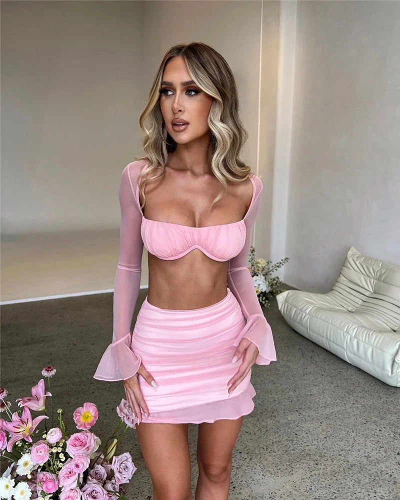 סט (חלק/נצנצים) שני חלקים חצאית מיני כיווצים בעיטור מלמלה וטופ שרוולי רשת - MICHEL